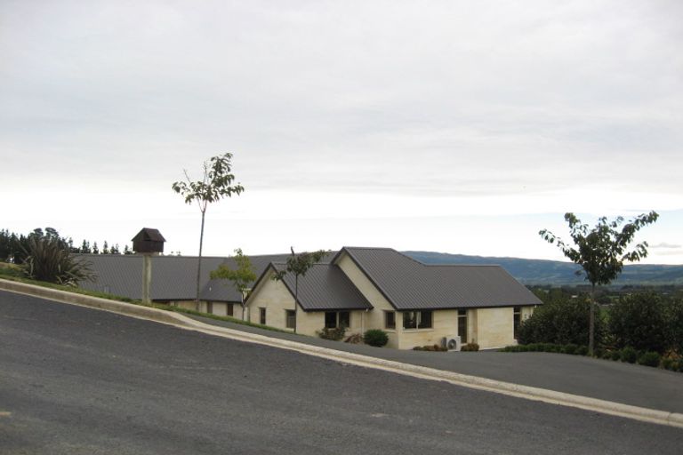 Photo of property in 2 Fairmile Drive, Kinmont Park, Mosgiel, 9024