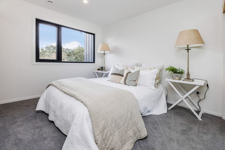 Photo of property in 3 Kaaramuramu Lane, Mangere Bridge, Auckland, 2022
