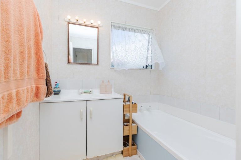 Photo of property in 56 Lansdowne Crescent, Glenview, Hamilton, 3206