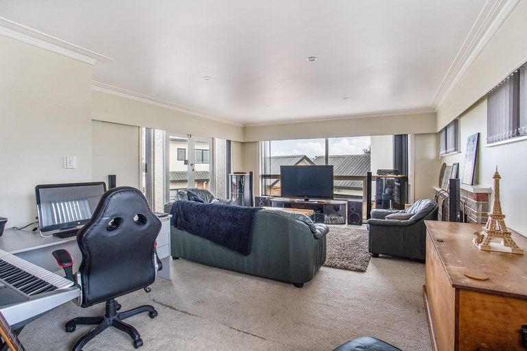 Photo of property in 5a Porchester Road, Papakura, 2110