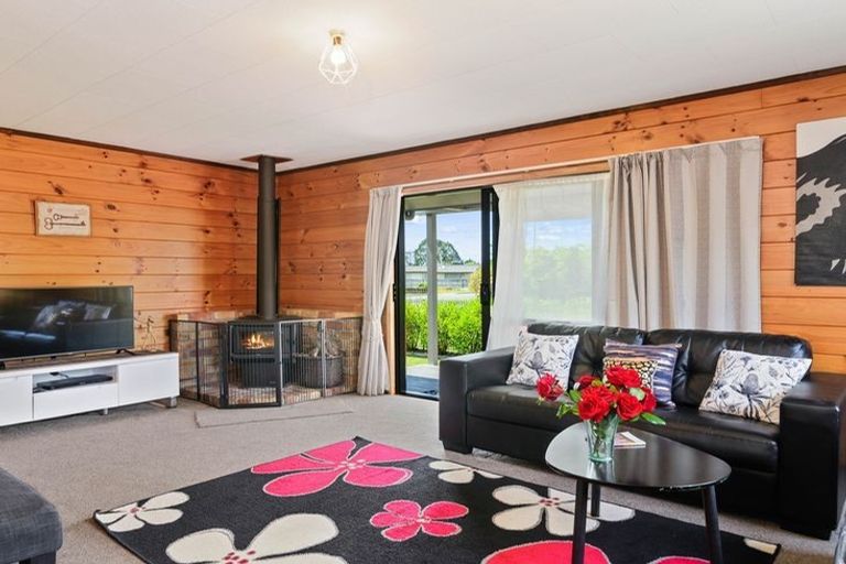 Photo of property in 1 Darroch Street, Fairy Springs, Rotorua, 3015