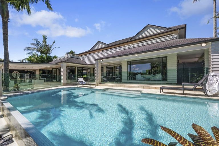 Photo of property in 12a Wainoni Heights, Greenhithe, Auckland, 0632