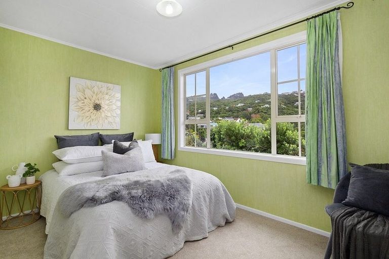 Photo of property in 29 Harbour View Road, Harbour View, Lower Hutt, 5010