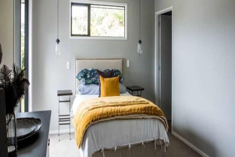 Photo of property in 6 Treloar Crescent, Hobsonville, Auckland, 0616