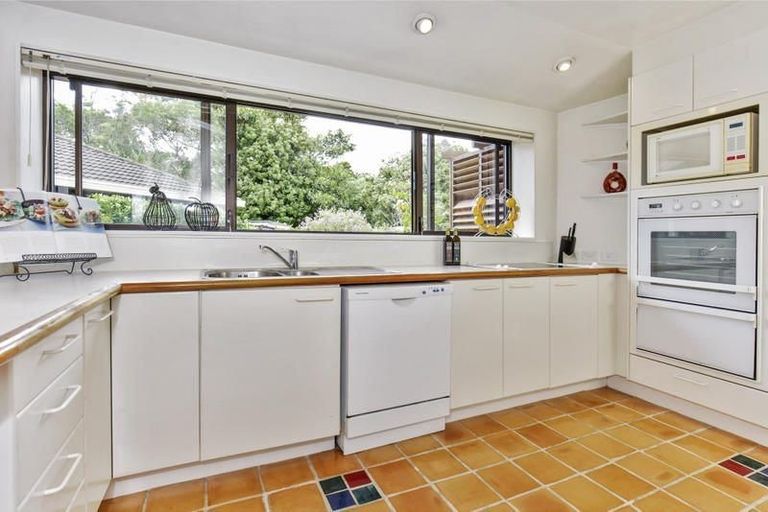 Photo of property in 3/12 Stratford Avenue, Milford, Auckland, 0620