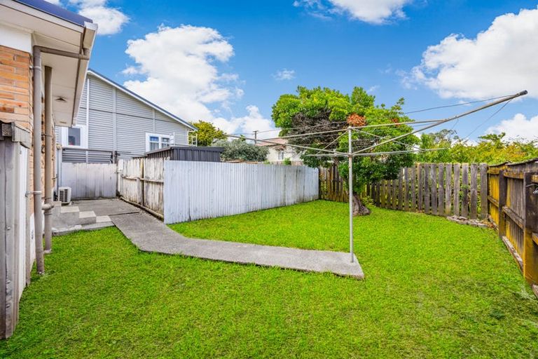 Photo of property in 2/8 James Road, Manurewa, Auckland, 2102