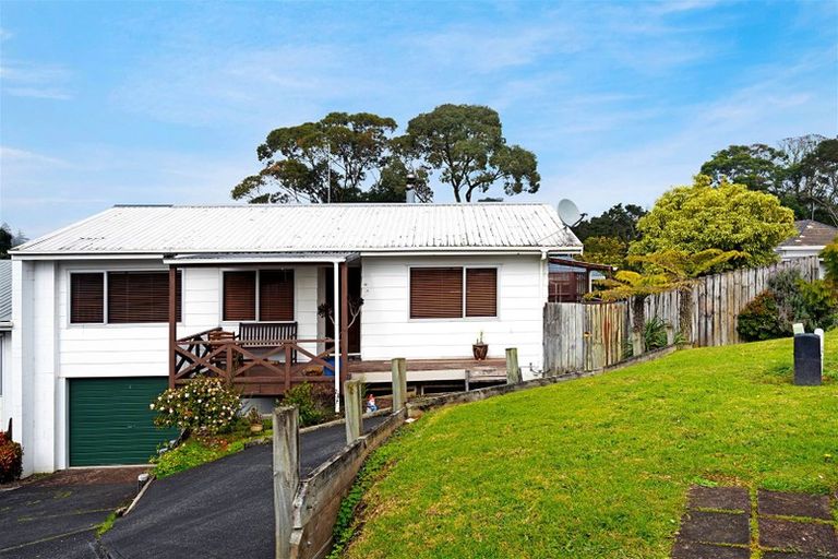 Photo of property in 12 Talavera Place, Te Atatu South, Auckland, 0602