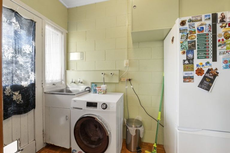 Photo of property in 9 Barrett Street, Westown, New Plymouth, 4310