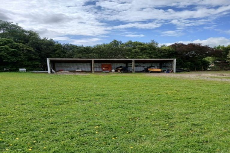 Photo of property in 92 Tutaki Road, Kelvin Grove, Palmerston North, 4470