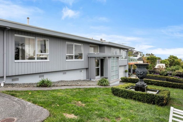 Photo of property in 63 Seaview Road, Castor Bay, Auckland, 0620