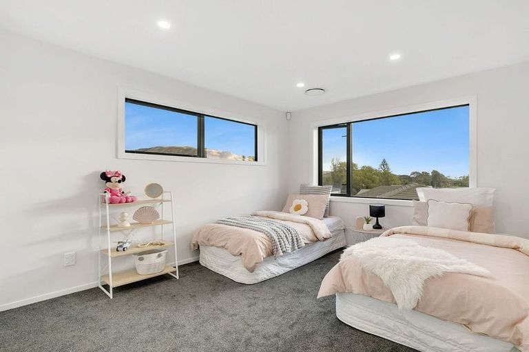 Photo of property in 68 Kakariki Grove, Waikanae, 5036