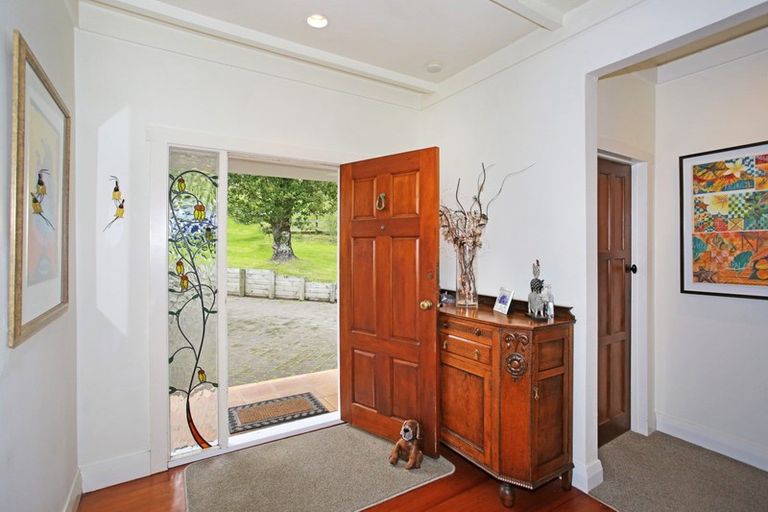 Photo of property in 374 Whitford Park Road, Whitford, Manurewa, 2576