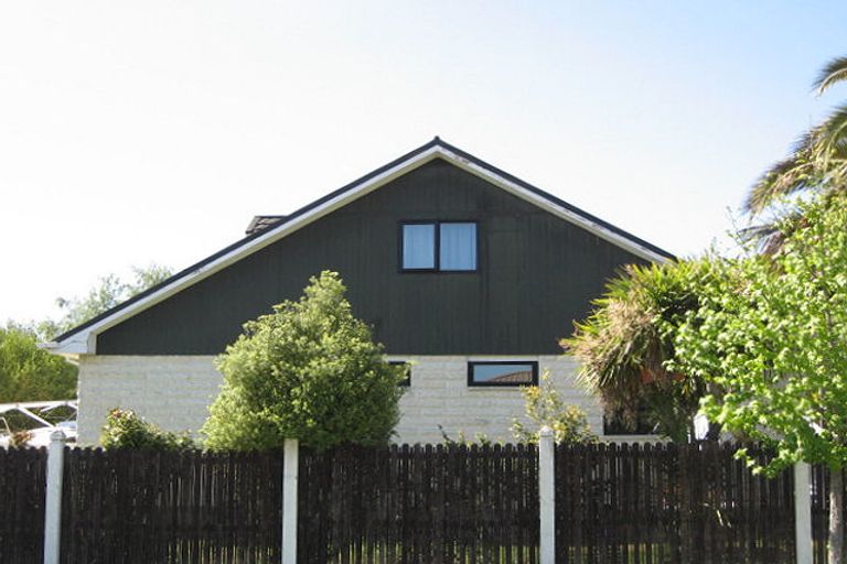 Photo of property in 1 Wakelin Place, Redwood, Christchurch, 8051