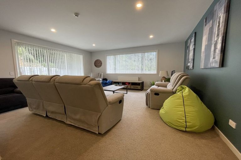 Photo of property in 47a Banks Boulevard, Whitby, Porirua, 5024