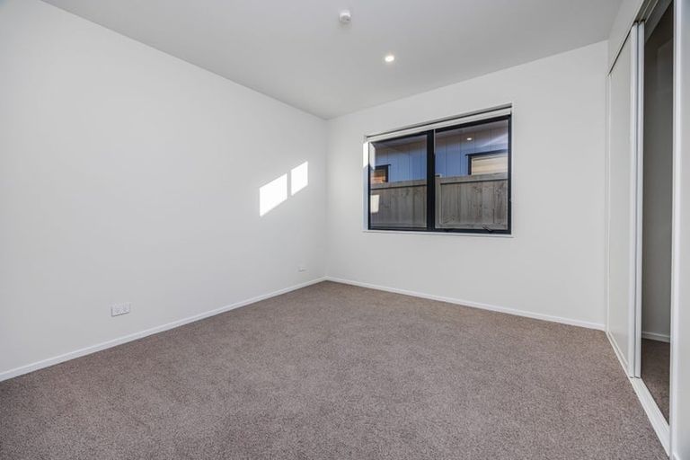 Photo of property in 124 Pepene Avenue, Takanini, Auckland, 2112