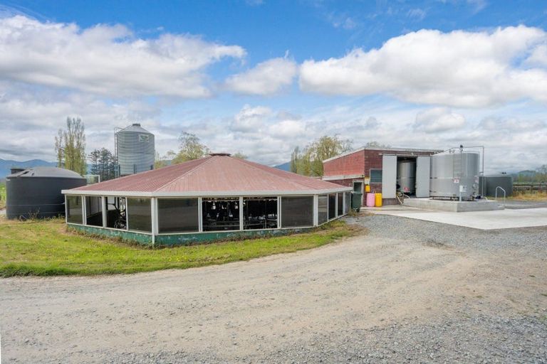 Photo of property in 131 School Road, Te Horo, Otaki, 5582