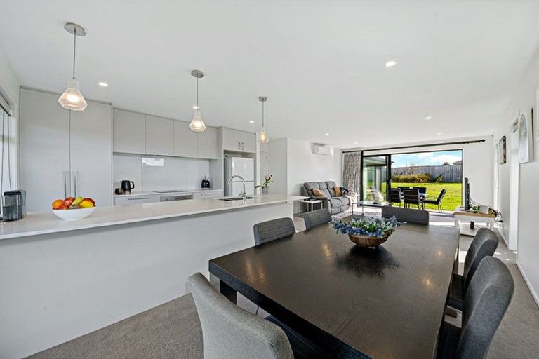 Photo of property in 17 Dame Nganeko Drive, Glenbrook, 2681