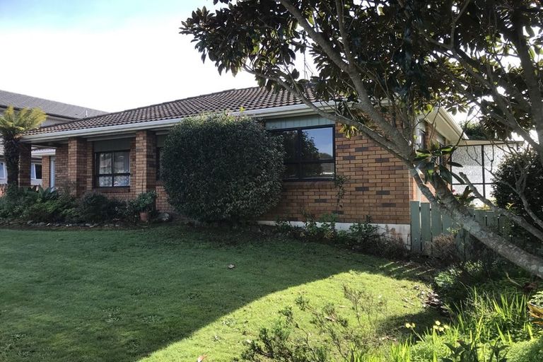 Photo of property in 6a Reidy Place, Pukekohe, 2120