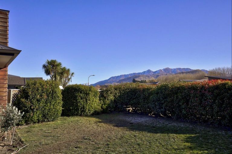 Photo of property in 28 Lochnagar Drive, Lake Hayes, Queenstown, 9304