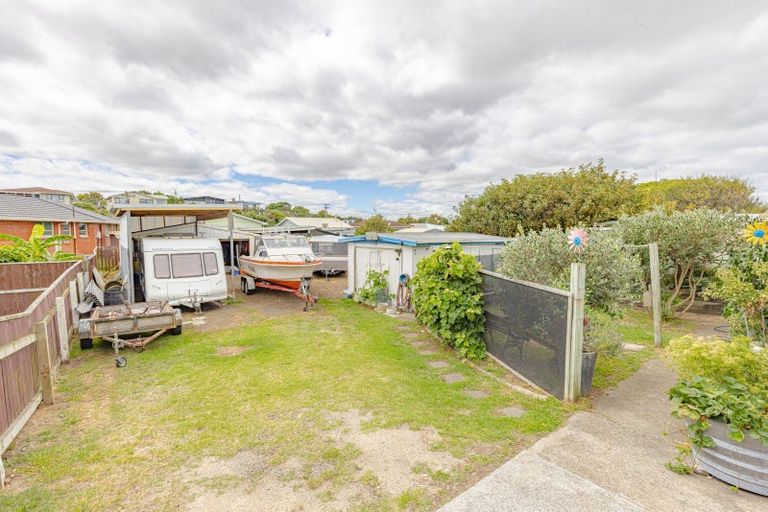 Photo of property in 74 Matai Street, Castlecliff, Whanganui, 4501
