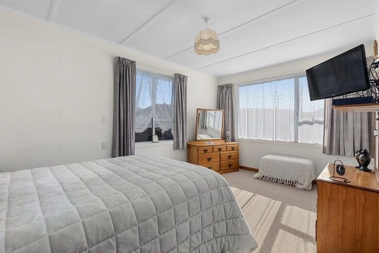 Photo of property in 11 Pilcher Crescent, Naenae, Lower Hutt, 5011