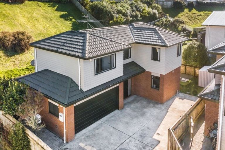 Photo of property in 69 Amesbury Drive, Churton Park, Wellington, 6037