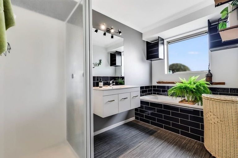 Photo of property in 28 Antrim Place, Nawton, Hamilton, 3200