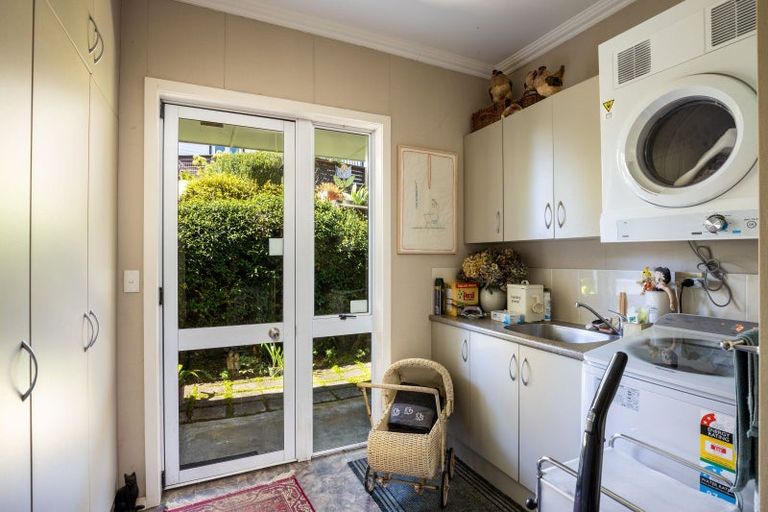 Photo of property in 32 Queens Road, Glen Avon, New Plymouth, 4312