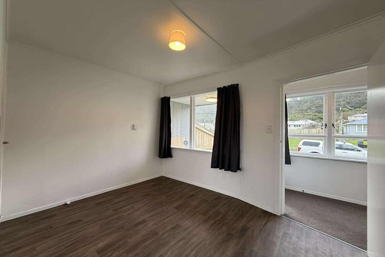 Photo of property in 7 Wainhouse Street, Stokes Valley, Lower Hutt, 5019
