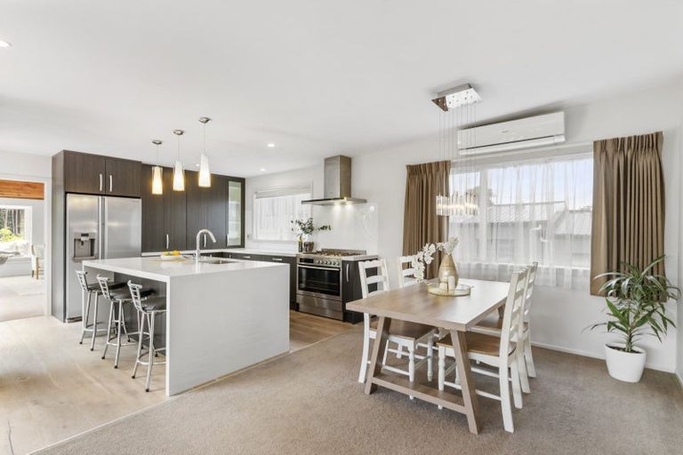 Photo of property in 11 Bacot Place, Howick, Auckland, 2014