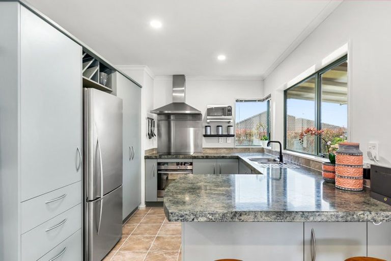 Photo of property in 12 Percy Kinsman Crescent, Riverstone Terraces, Upper Hutt, 5018