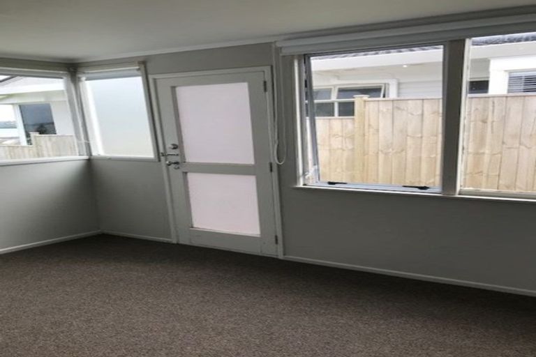 Photo of property in 11 Lynton Road, Bucklands Beach, Auckland, 2012