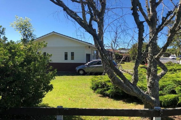 Photo of property in 2 Mander Place, Bucklands Beach, Auckland, 2012
