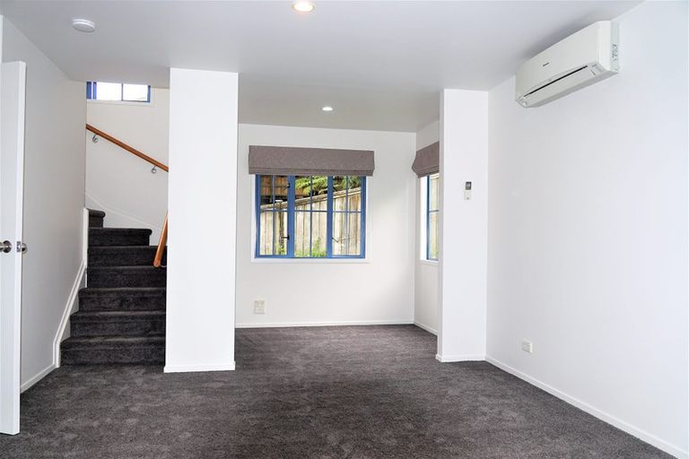 Photo of property in 2/19a Heathglen Place, Bayview, Auckland, 0629
