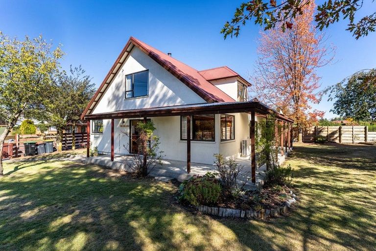 Photo of property in 33 Braemar Place, Twizel, 7901