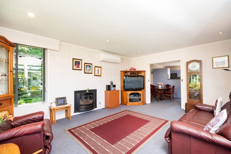 Photo of property in 11 Carl Avenue, Havelock North, 4130
