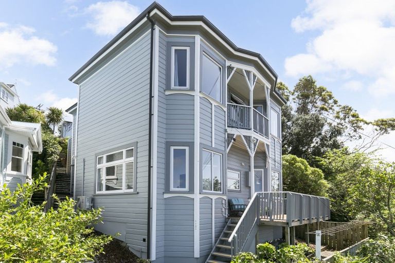 Photo of property in 112 Kelburn Parade, Kelburn, Wellington, 6012