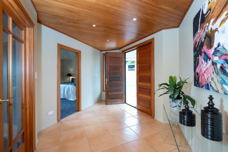 Photo of property in 6 Hikanui Place, Havelock North, 4130