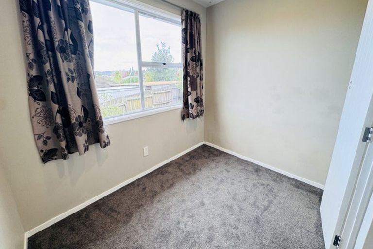 Photo of property in 32 Fitzwater Place, Henderson, Auckland, 0612