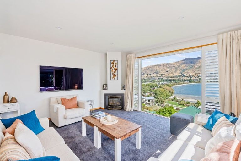 Photo of property in 32 Lismore Street, Wanaka, 9305