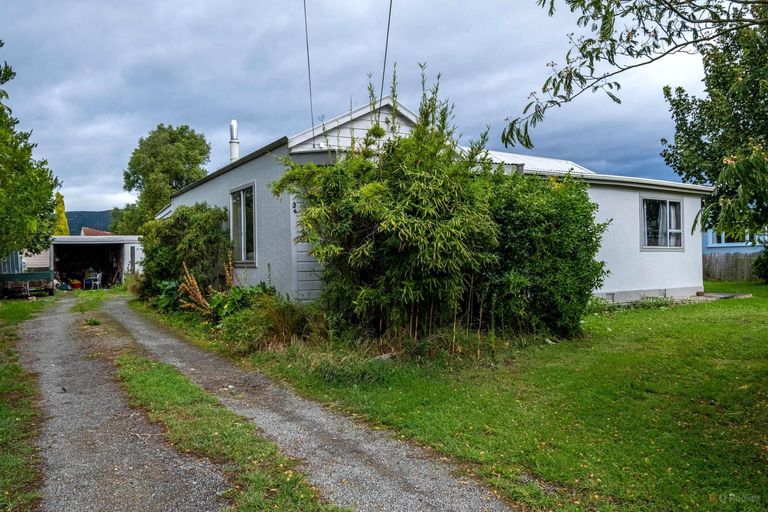 Photo of property in 35 Leonard Street, Waimate, 7924