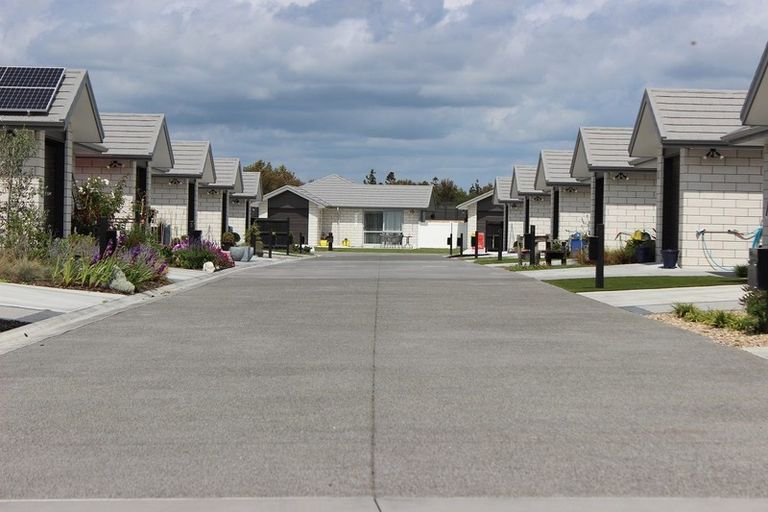 Photo of property in 12 Lance Way, Papamoa, 3118