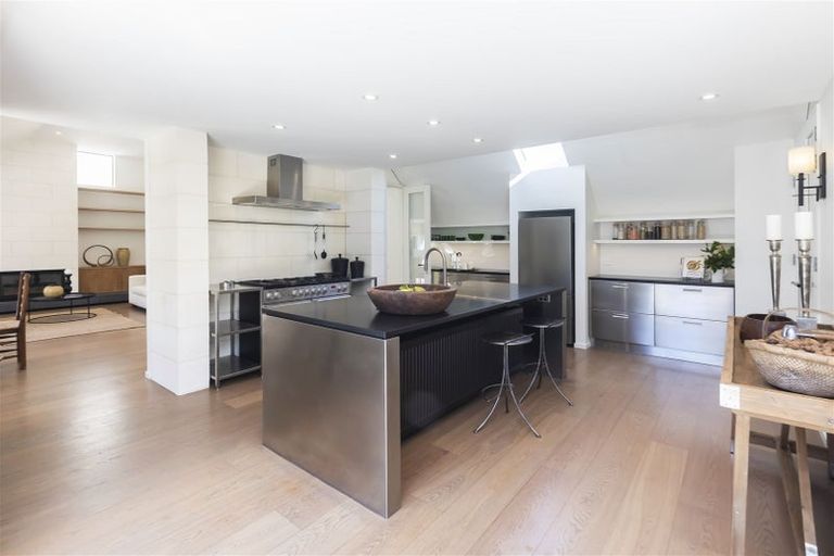 Photo of property in 15b Waiwetu Street, Fendalton, Christchurch, 8052