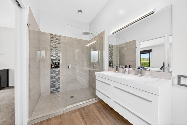 Photo of property in 9 Campbell Drive, Martinborough, 5711