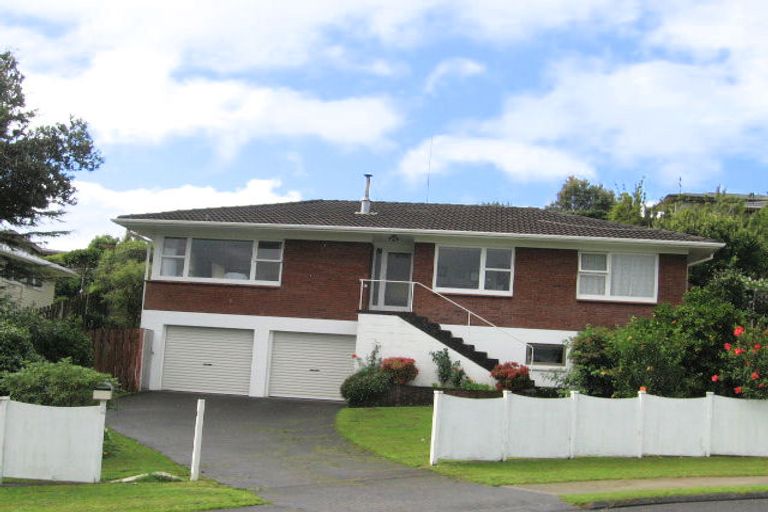 Photo of property in 12 Addis Place, Shelly Park, Auckland, 2014