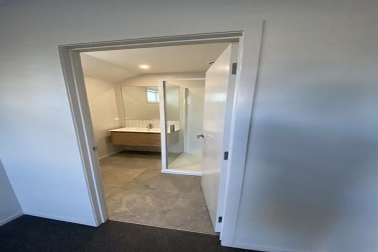 Photo of property in 239 Huatoki Street, Upper Vogeltown, New Plymouth, 4310