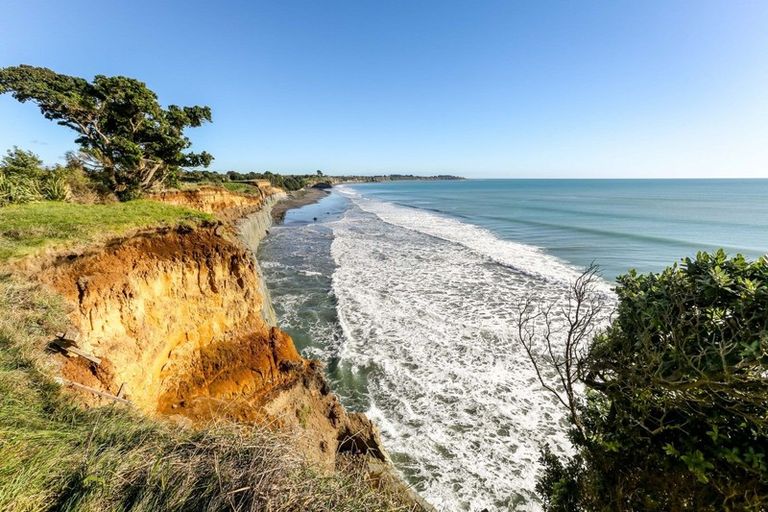 Photo of property in 1119 Main Road North, Onaero, Urenui, 4383