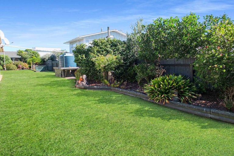 Photo of property in 22 Shortt Street, Foxton Beach, Foxton, 4815