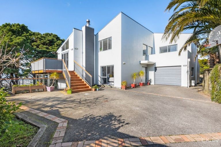 Photo of property in 175 Tirohanga Road, Tirohanga, Lower Hutt, 5010