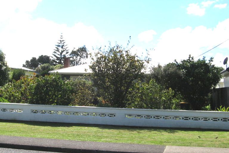 Photo of property in 7 Abbotleigh Avenue, Te Atatu Peninsula, Auckland, 0610